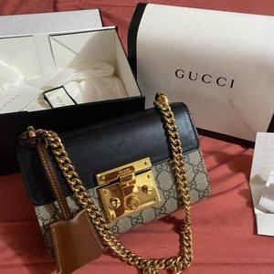Gucci padlock small GG shoulder bag (good condition)